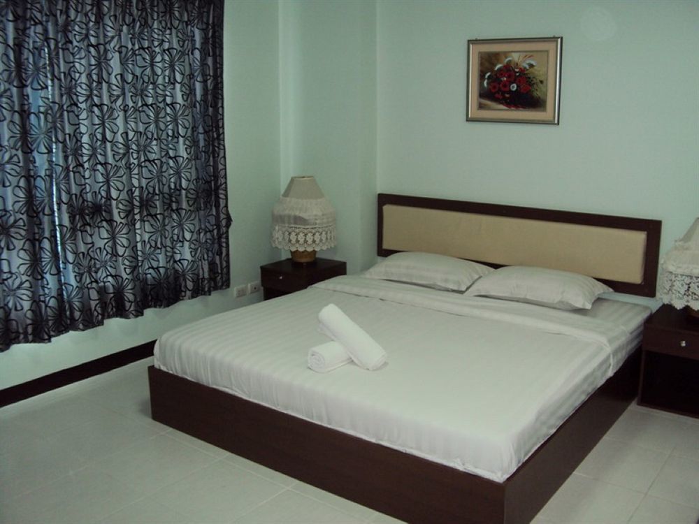 Aryan Suites Hotel Bangkok Exterior photo